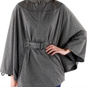NWT Novara L/XL soulard poncho